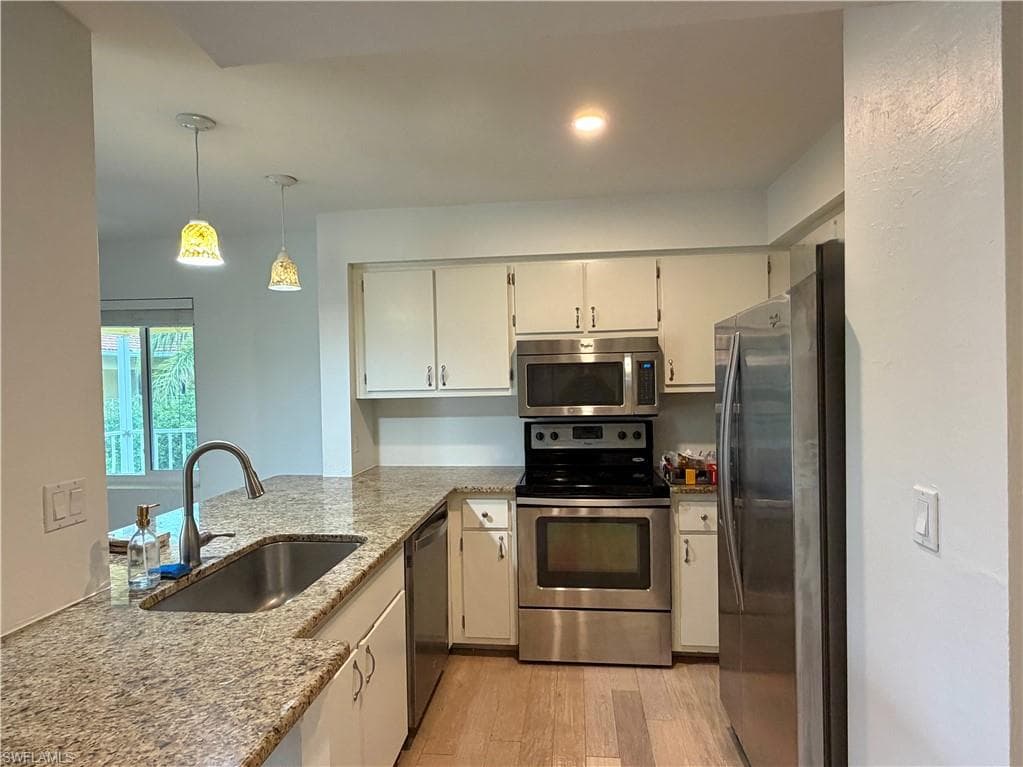 1001 Foxfire LN # 301, NAPLES FL 34104-4