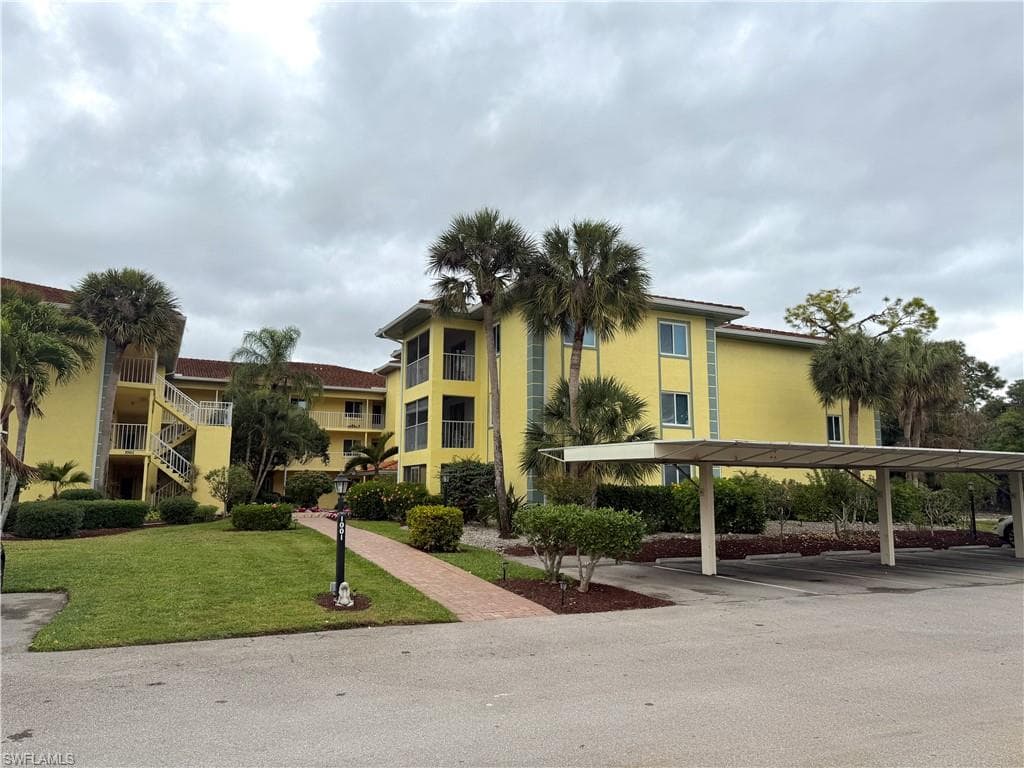 1001 Foxfire LN # 301, NAPLES FL 34104-13