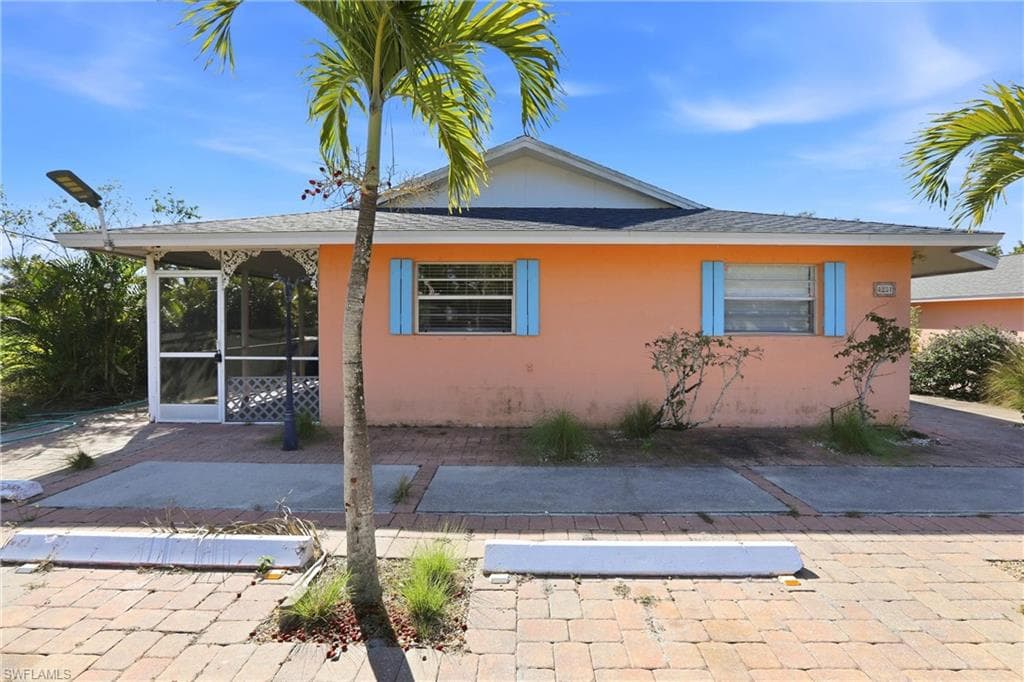 4231 Mariner LN, BONITA SPRINGS FL 34134-25