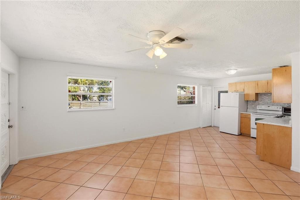 4231 Mariner LN, BONITA SPRINGS FL 34134-8