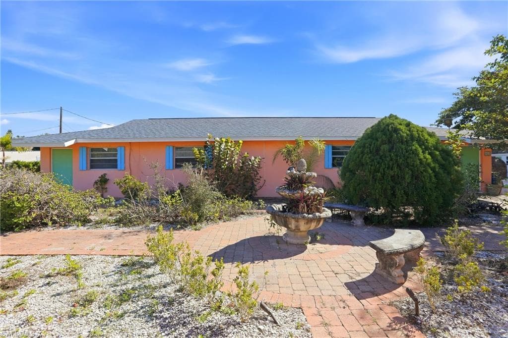 4231 Mariner LN, BONITA SPRINGS FL 34134-3