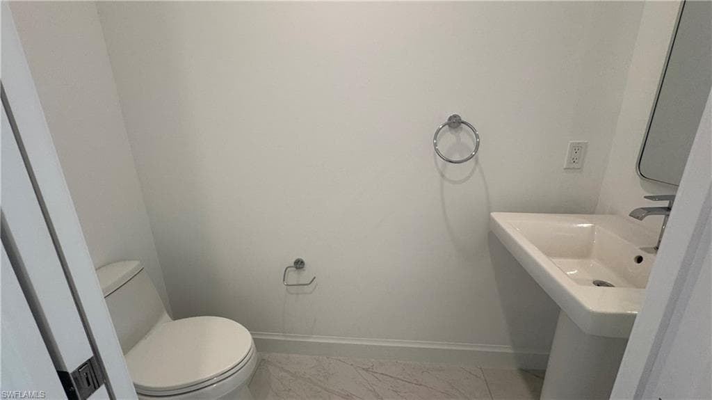 1125 Central AVE # 475, NAPLES FL 34102-22