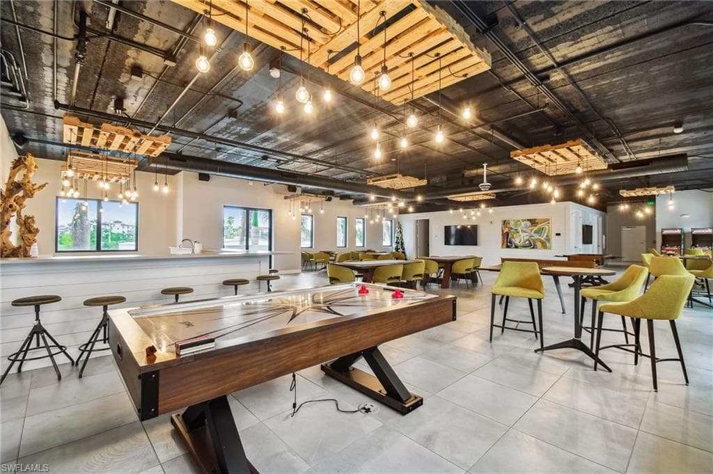 1125 Central AVE # 475, NAPLES FL 34102-36