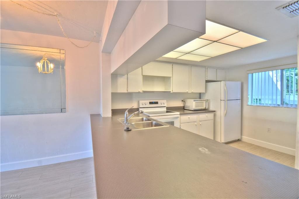 2330 Naples Trace CIR # 903, NAPLES FL 34109-4