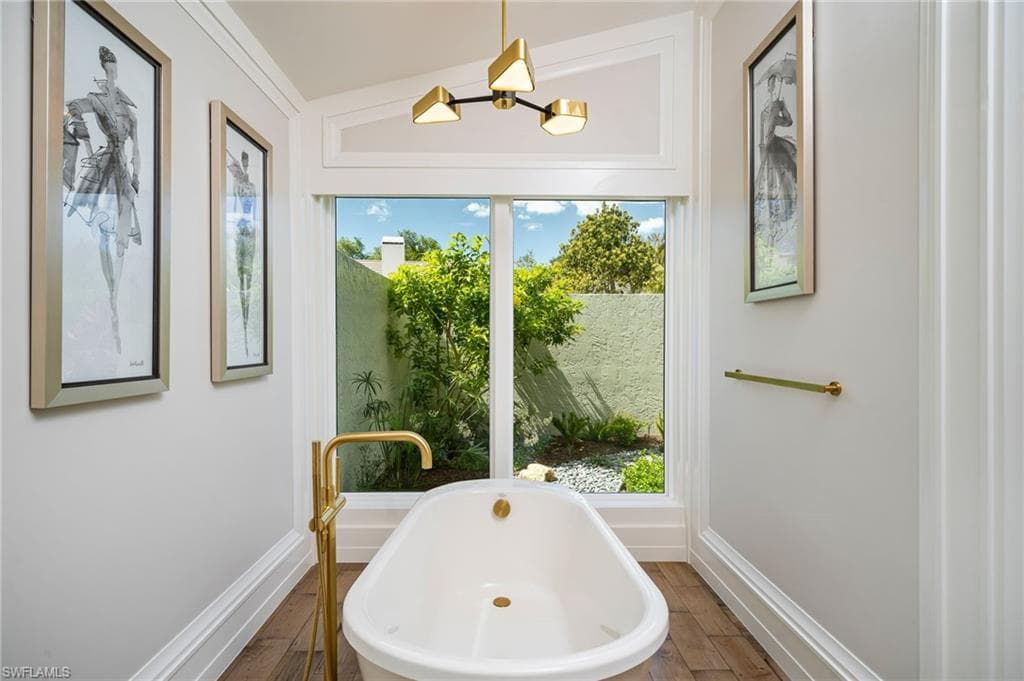 805 Lake Vista CT-22