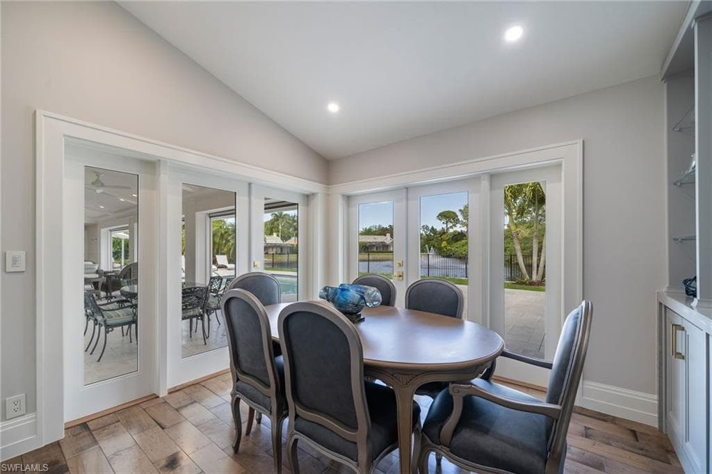 805 Lake Vista CT-15