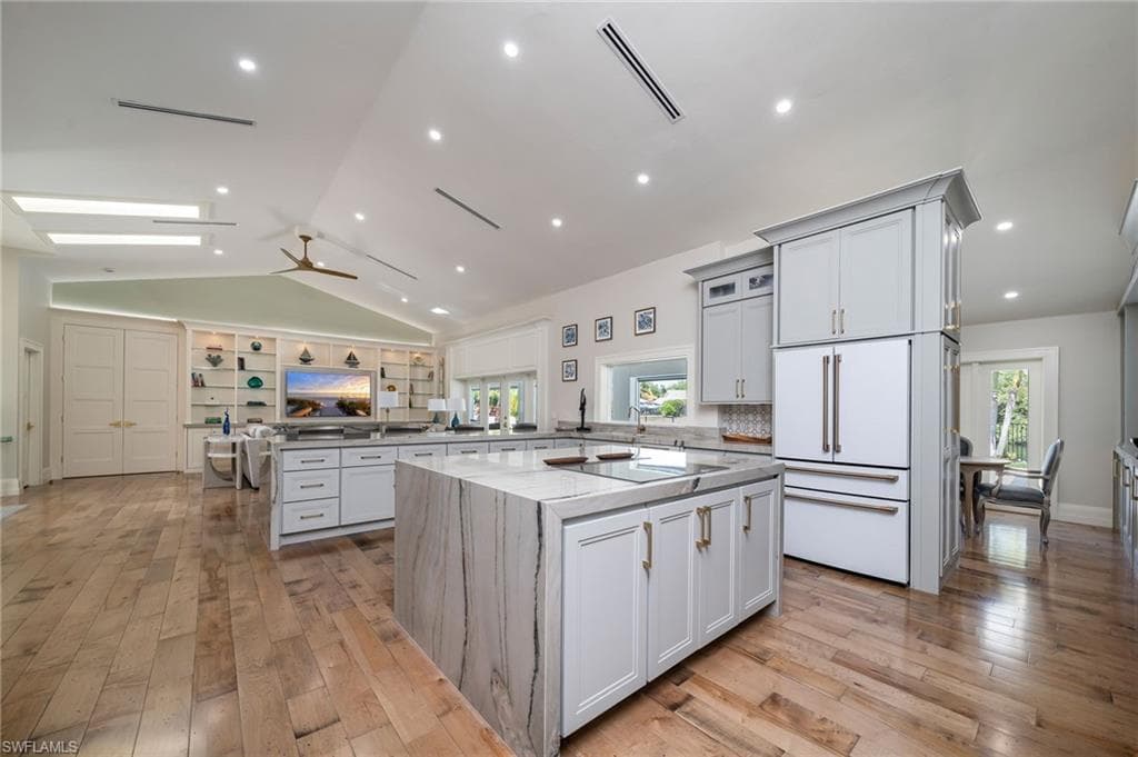 805 Lake Vista CT-4