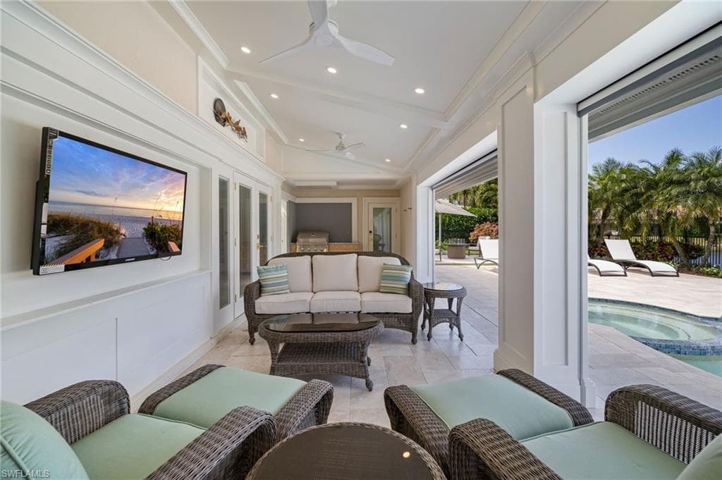 805 Lake Vista CT-36