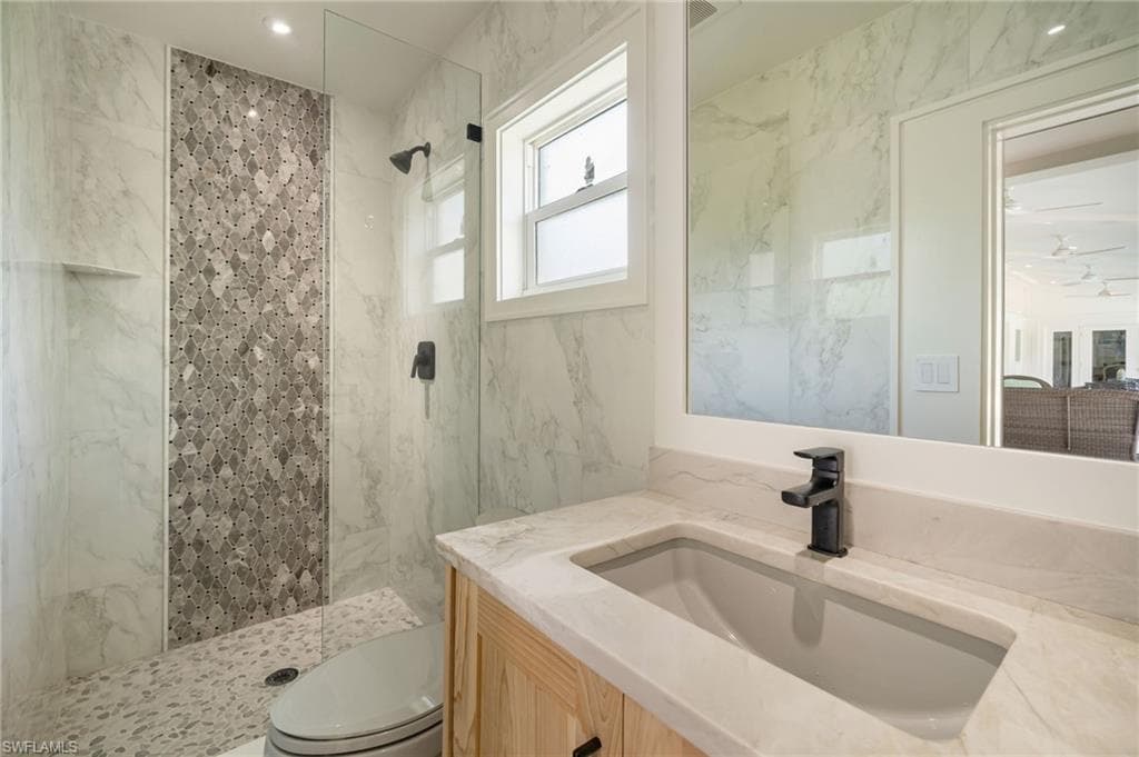 805 Lake Vista CT-38
