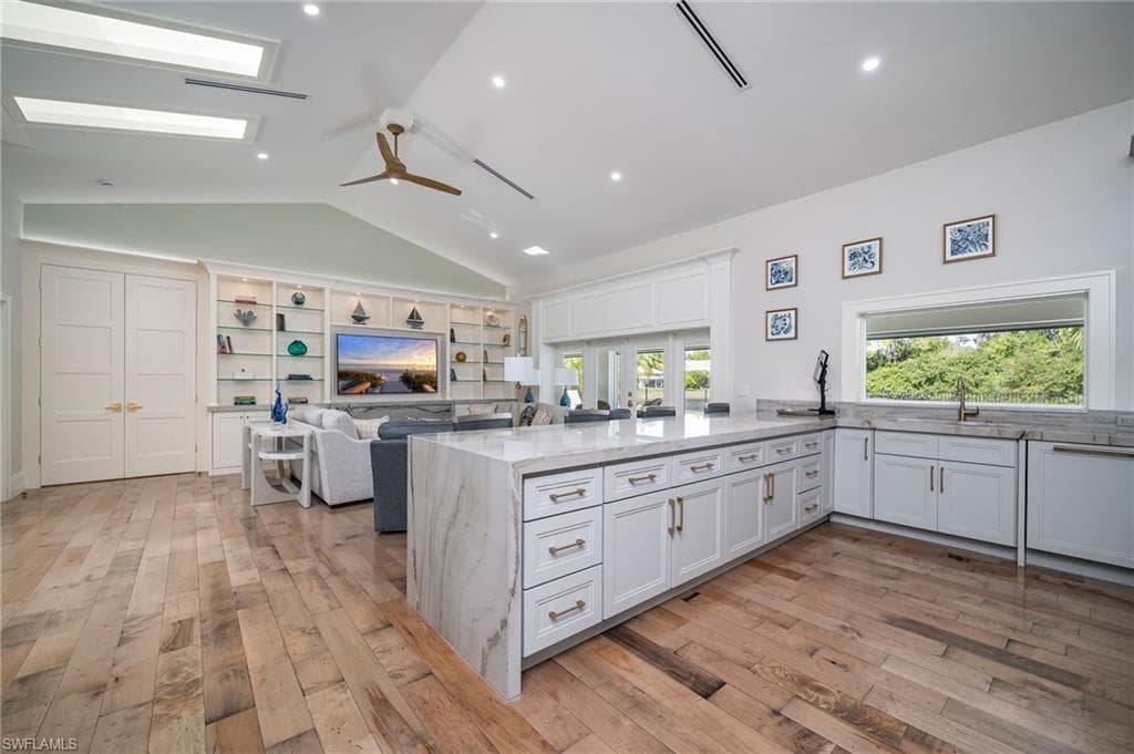 805 Lake Vista CT-3