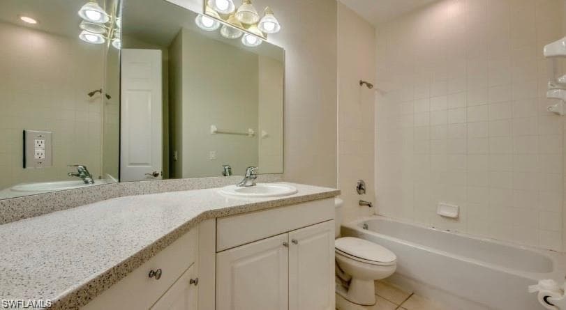 15250 Riverbend BLVD # 204, NORTH FORT MYERS FL 33917-9