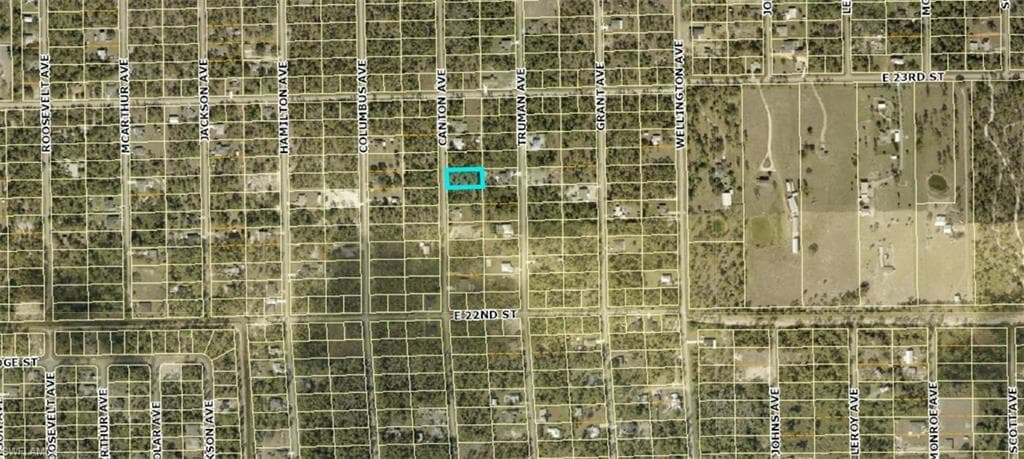 2214 Canton AVE, ALVA FL 33920-5