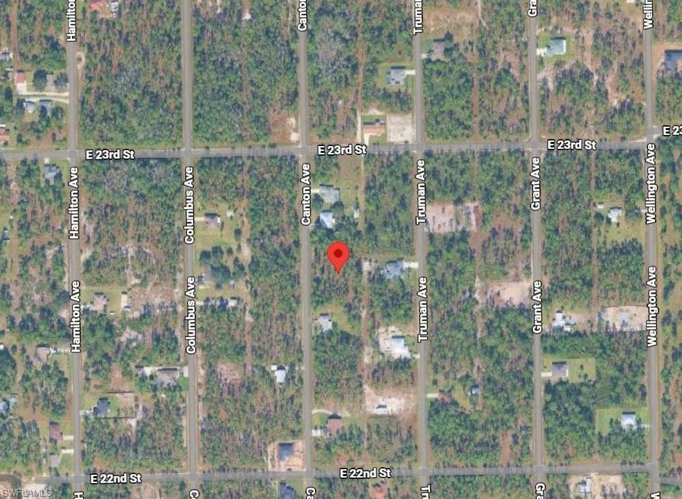 2214 Canton AVE, ALVA FL 33920-6