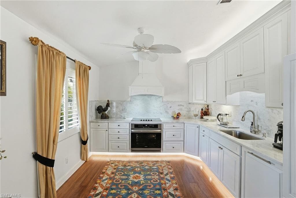 3231 Horse Carriage WAY # 10, NAPLES FL 34105-19