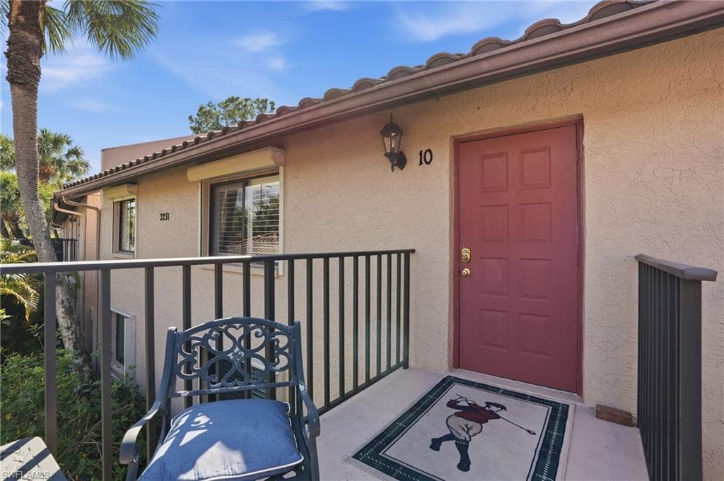 3231 Horse Carriage WAY # 10, NAPLES FL 34105-37