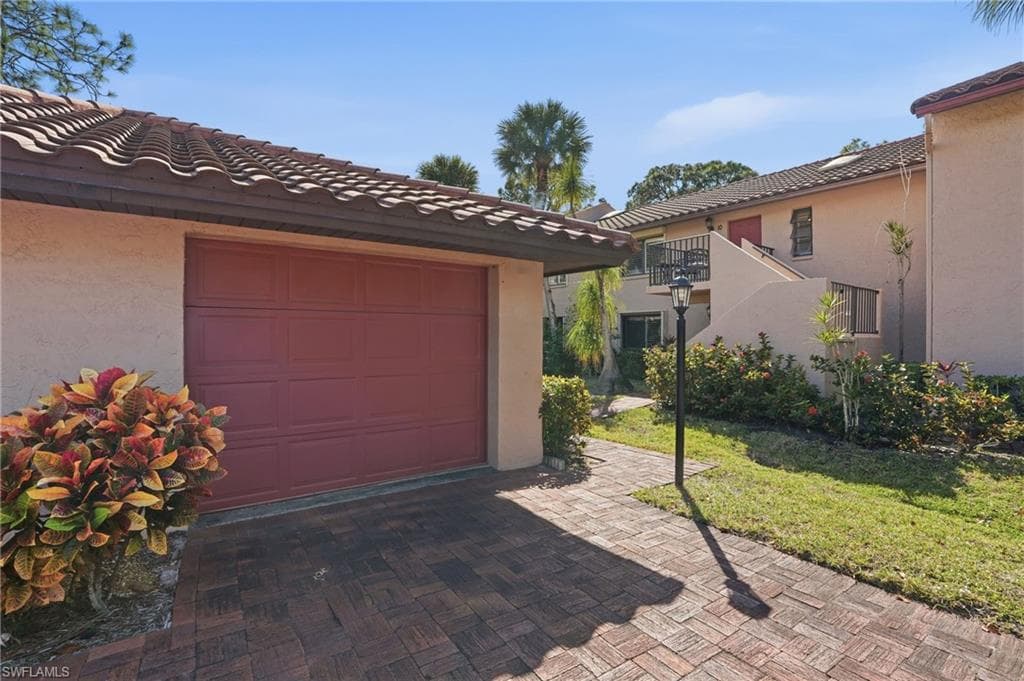 3231 Horse Carriage WAY # 10, NAPLES FL 34105-36