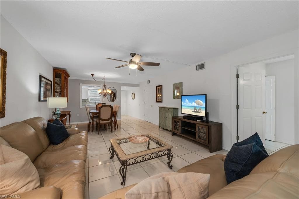 200 Valley Stream DR # 3B, NAPLES FL 34113-5