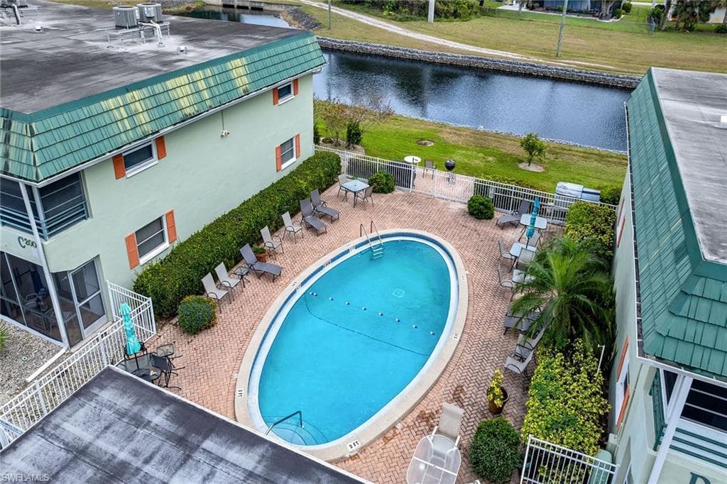 200 Valley Stream DR # 3B, NAPLES FL 34113-41