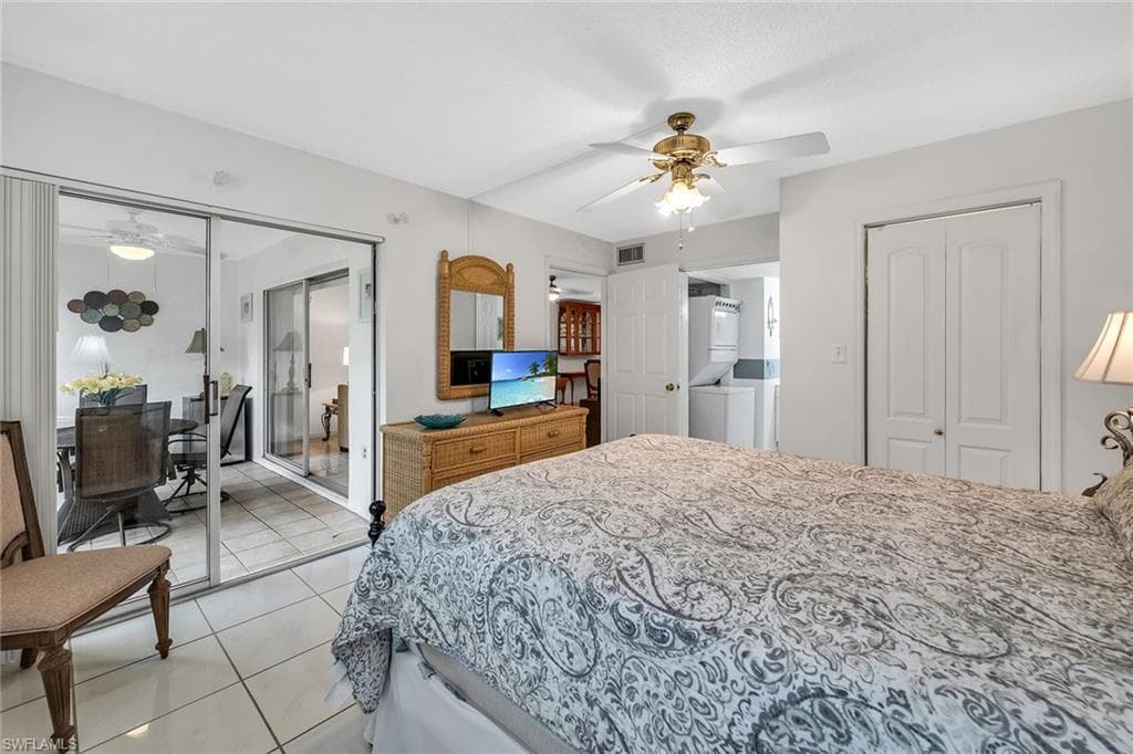 200 Valley Stream DR # 3B, NAPLES FL 34113-16