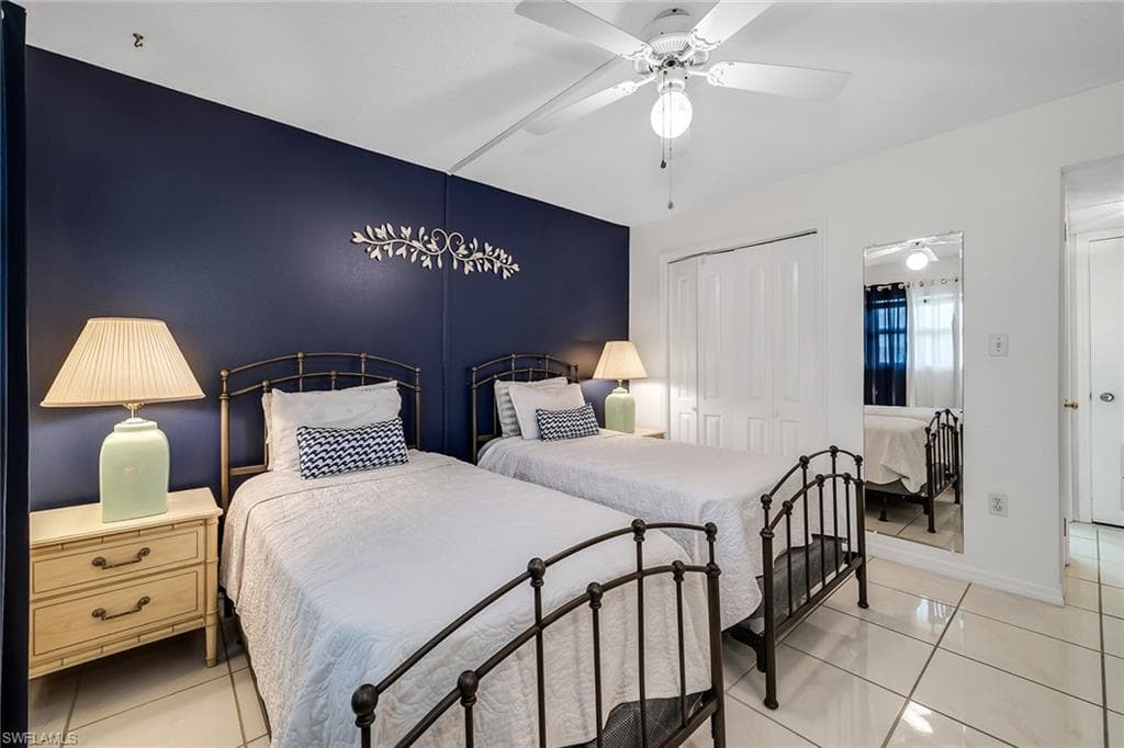 200 Valley Stream DR # 3B, NAPLES FL 34113-19