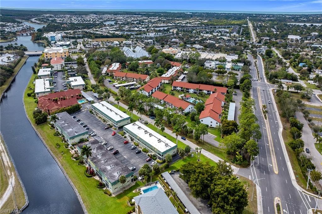 200 Valley Stream DR # 3B, NAPLES FL 34113-39