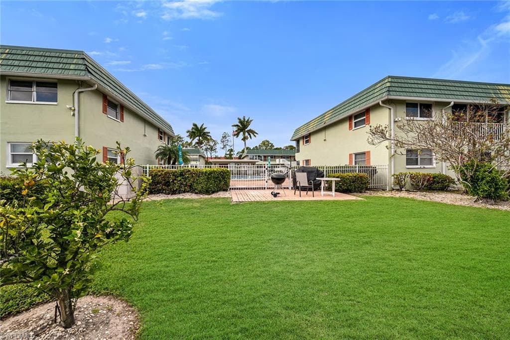 200 Valley Stream DR # 3B, NAPLES FL 34113-34