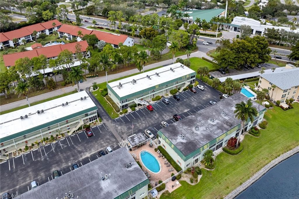 200 Valley Stream DR # 3B, NAPLES FL 34113-38