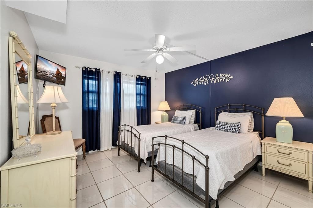 200 Valley Stream DR # 3B, NAPLES FL 34113-20