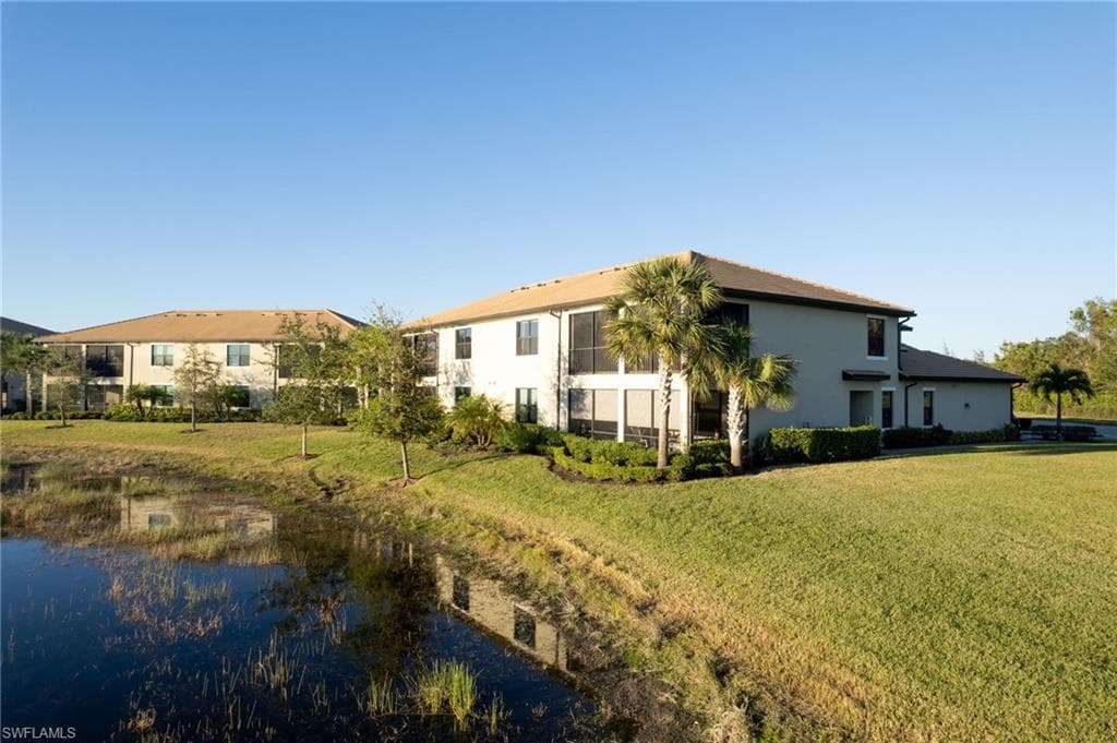 2351 Montserrat LN # 101, NAPLES FL 34120-2