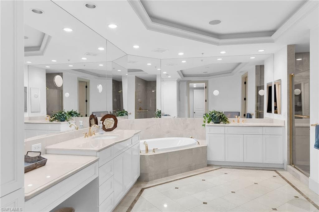 940 Cape Marco DR # 602, MARCO ISLAND FL 34145-25