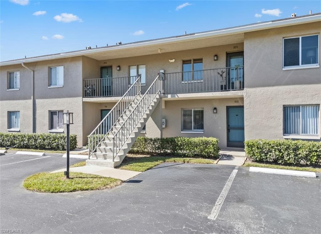 5697 RATTLESNAKE HAMMOCK RD # 105, NAPLES FL 34113-1