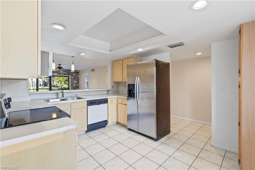 5697 RATTLESNAKE HAMMOCK RD # 105, NAPLES FL 34113-5