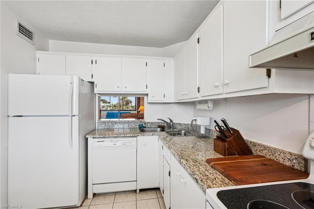 5959 Winkler RD # 305, FORT MYERS FL 33919-11