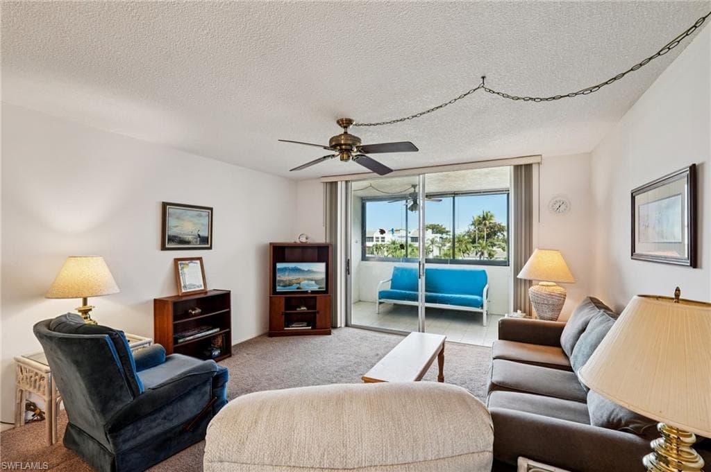 5959 Winkler RD # 305, FORT MYERS FL 33919-6