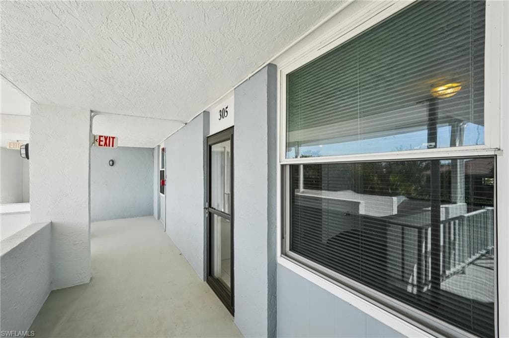 5959 Winkler RD # 305, FORT MYERS FL 33919-3