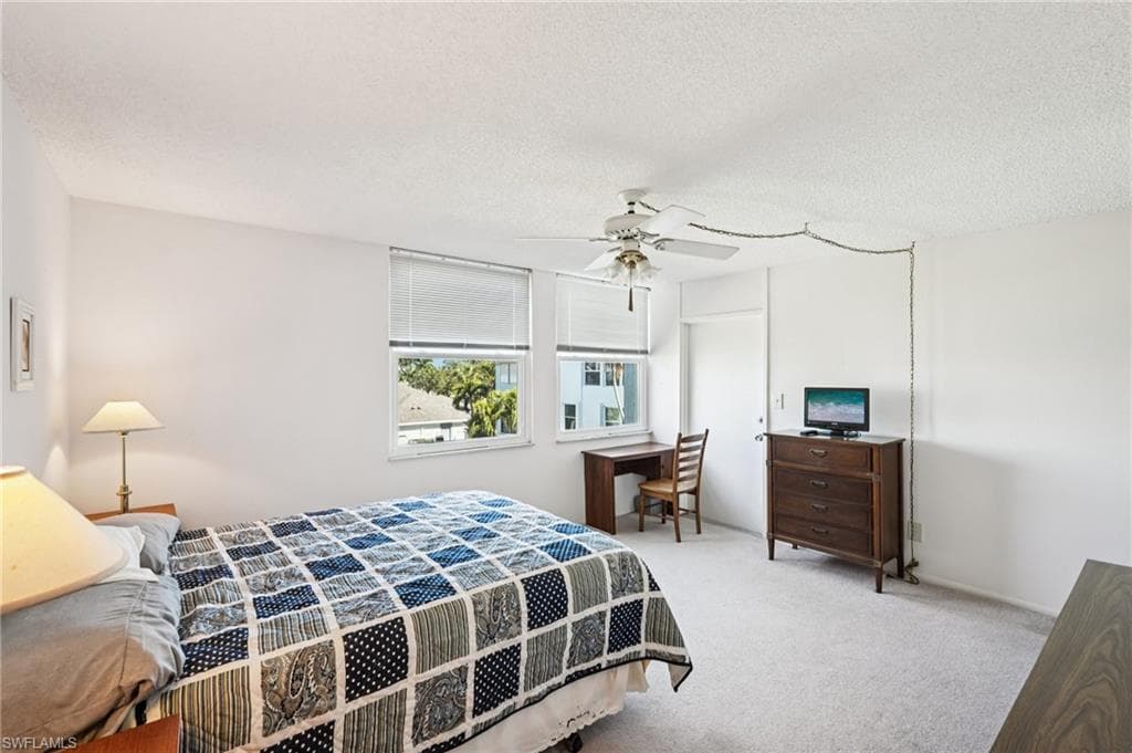 5959 Winkler RD # 305, FORT MYERS FL 33919-20