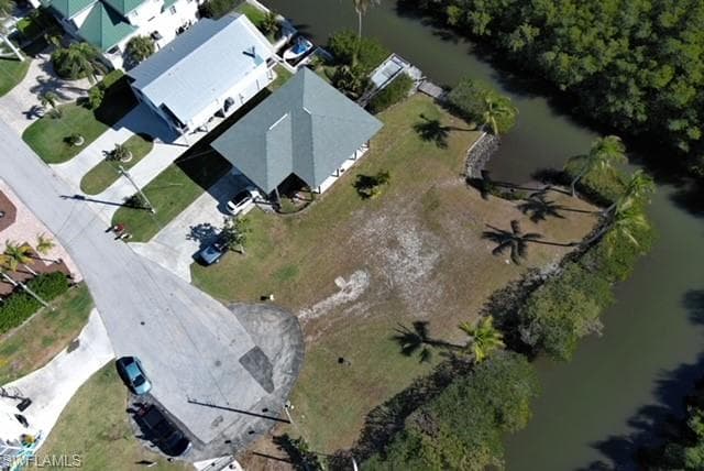 1276 Grand Canal DR, NAPLES FL 34110-11
