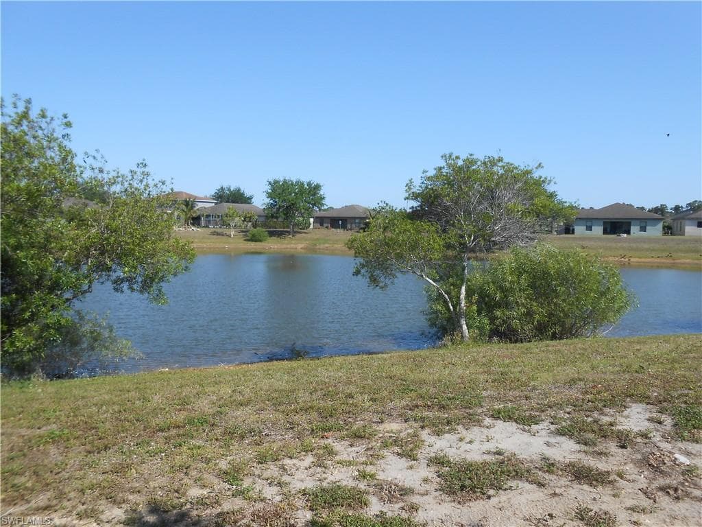 154 Shadowview CT, LEHIGH ACRES FL 33974-37