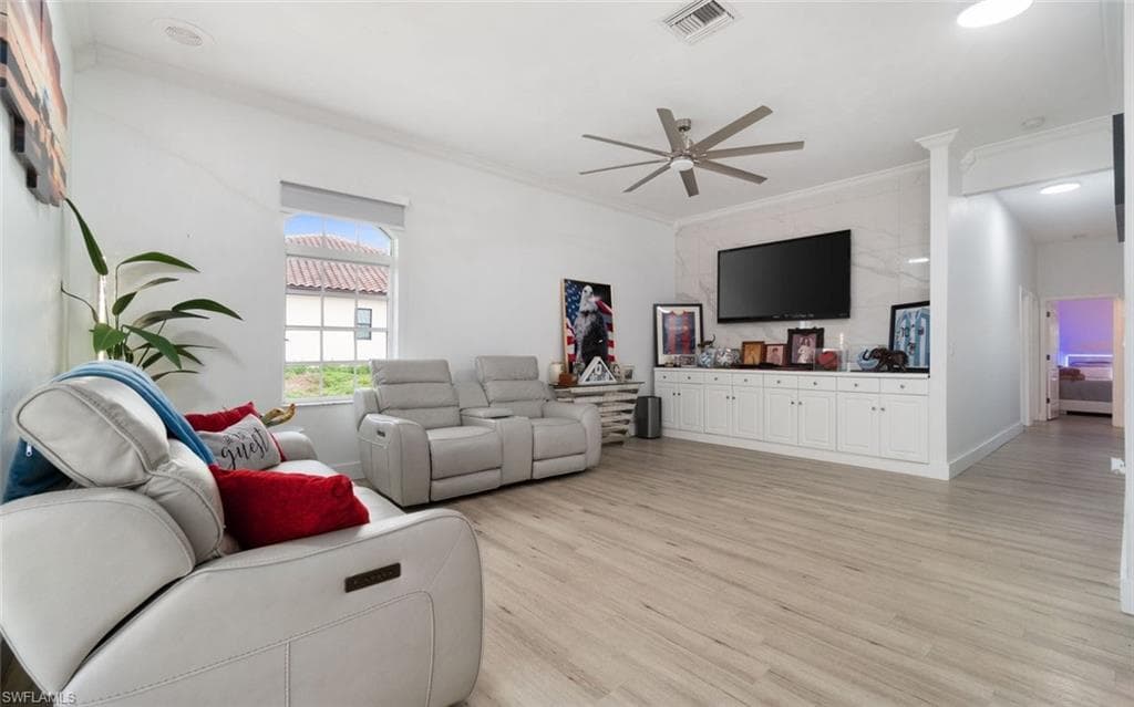 18683 Baseleg AVE, NORTH FORT MYERS FL 33917-26