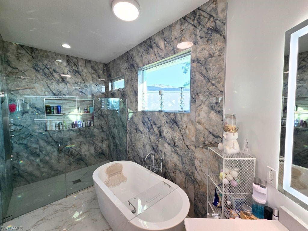 18683 Baseleg AVE, NORTH FORT MYERS FL 33917-19