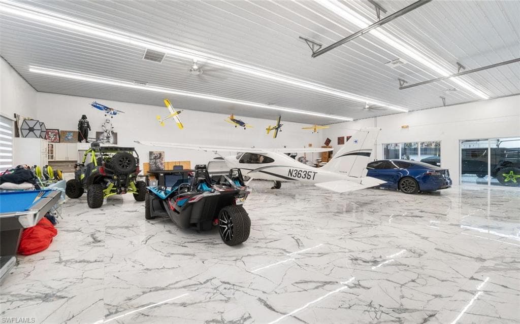 18683 Baseleg AVE, NORTH FORT MYERS FL 33917-8