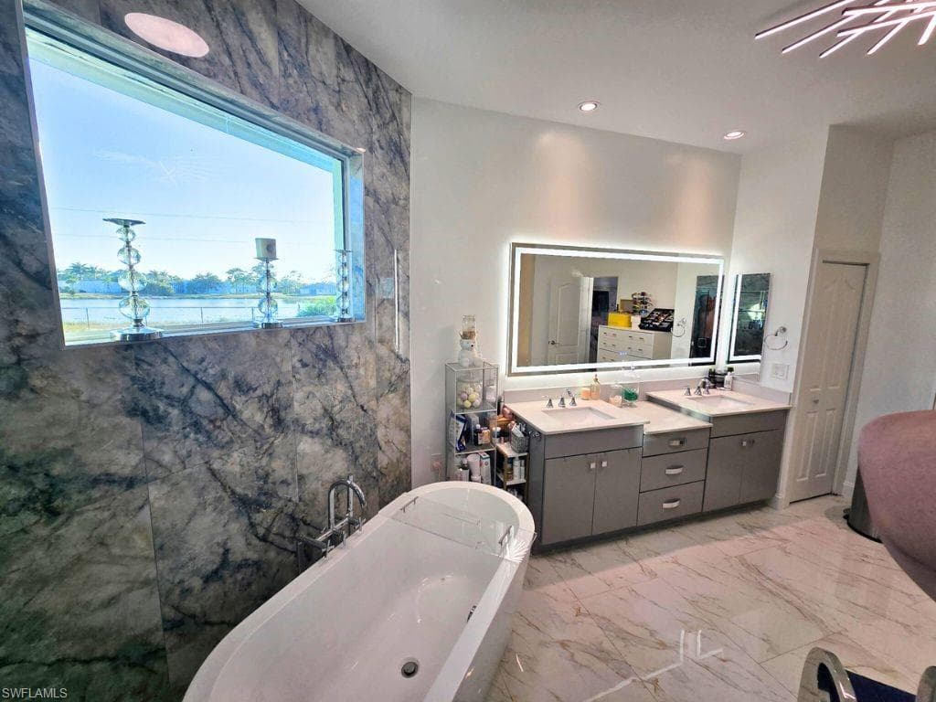 18683 Baseleg AVE, NORTH FORT MYERS FL 33917-20