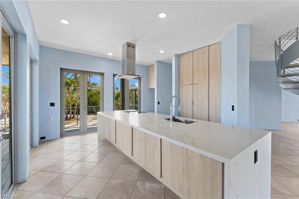 4150 Dingman DR, SANIBEL FL 33957-14