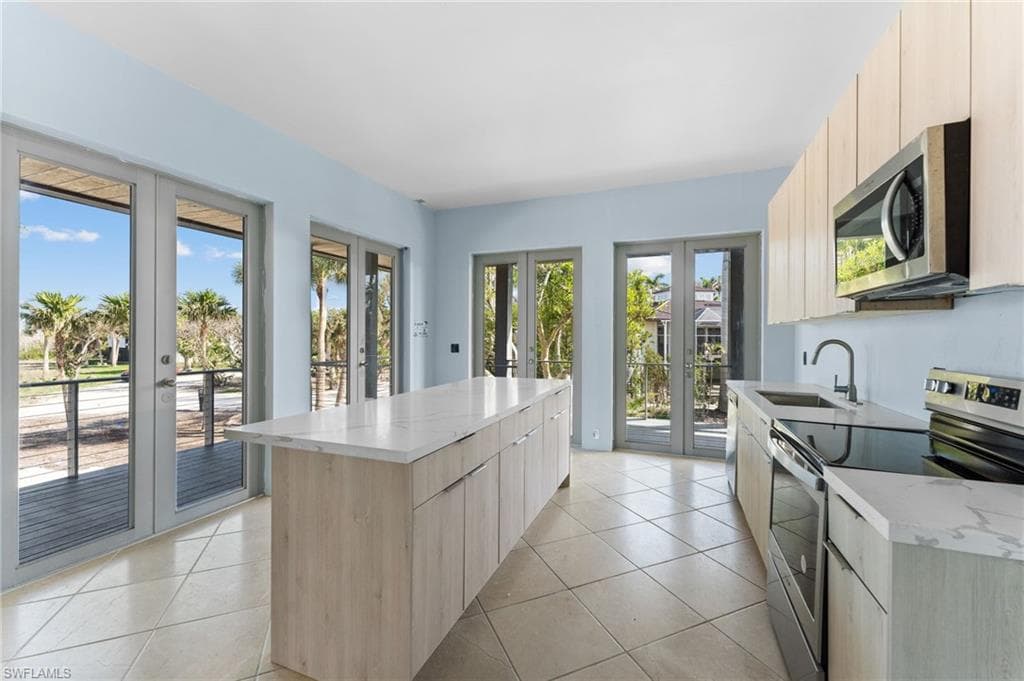 4150 Dingman DR, SANIBEL FL 33957-27