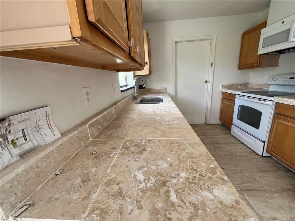 1275 Old Bridge RD, NORTH FORT MYERS FL 33917-22