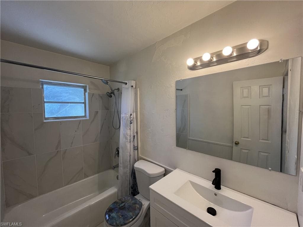 1275 Old Bridge RD, NORTH FORT MYERS FL 33917-16