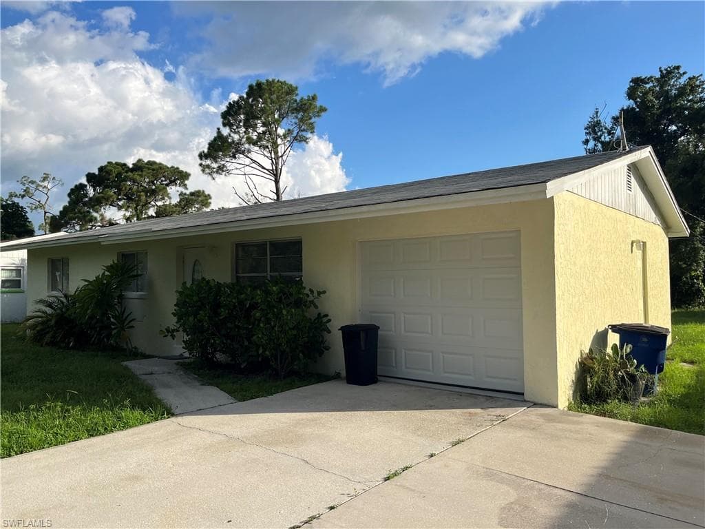 1275 Old Bridge RD, NORTH FORT MYERS FL 33917-2