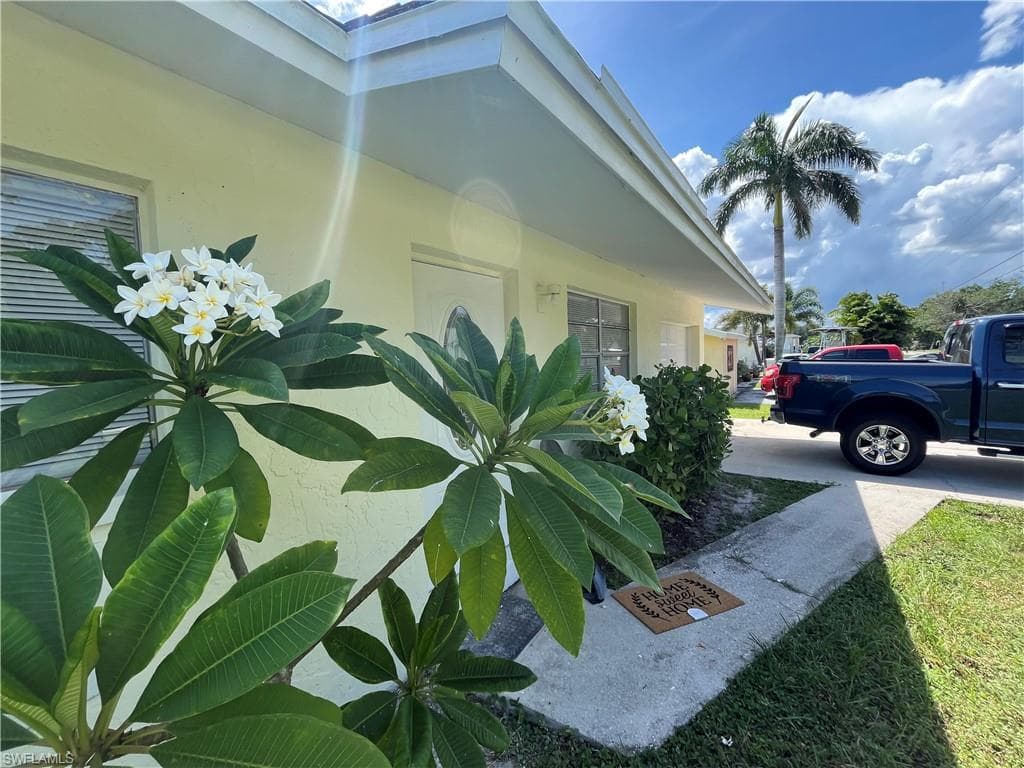1275 Old Bridge RD, NORTH FORT MYERS FL 33917-29
