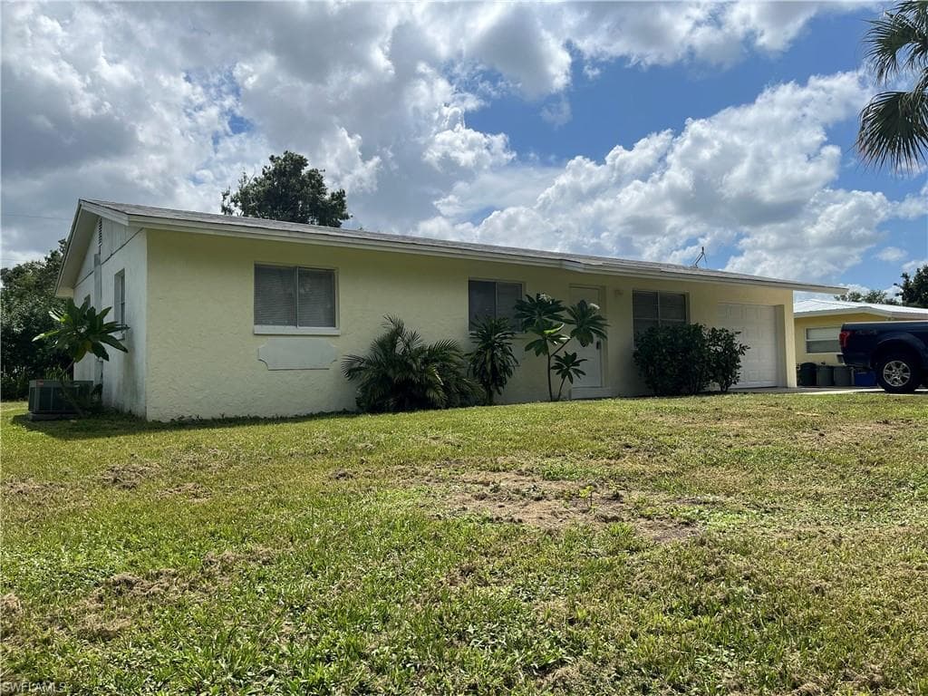 1275 Old Bridge RD, NORTH FORT MYERS FL 33917-33