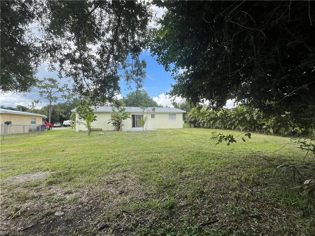 1275 Old Bridge RD, NORTH FORT MYERS FL 33917-37